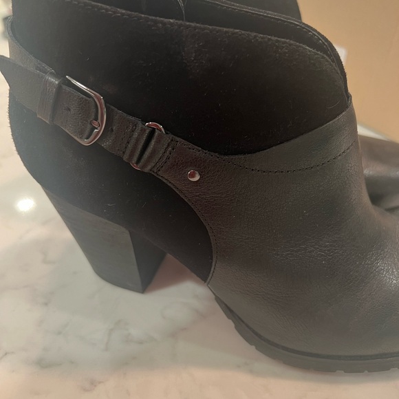 New in Box Clark’s Mission Parker ankle boots black size 9M - Picture 4 of 6